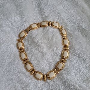 Elegant Gold and Cream Necklace